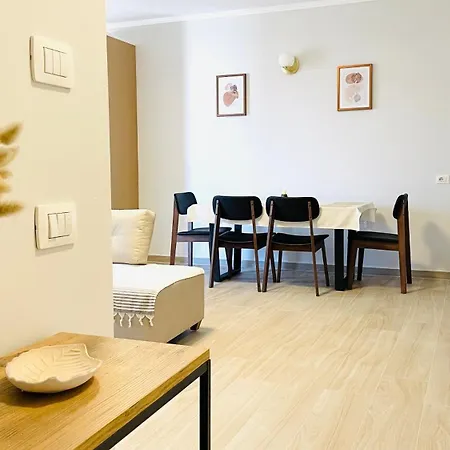 Nova Center Apartment Divjaka